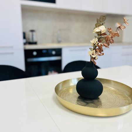Apartment Riviera Centrum, Private Parking And Smart Check In Banska Bystrica Ngoại thất bức ảnh