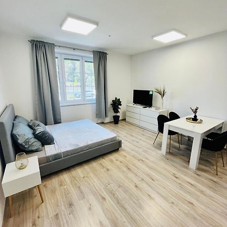 Apartment Riviera Centrum, Private Parking And Smart Check In Banska Bystrica Ngoại thất bức ảnh