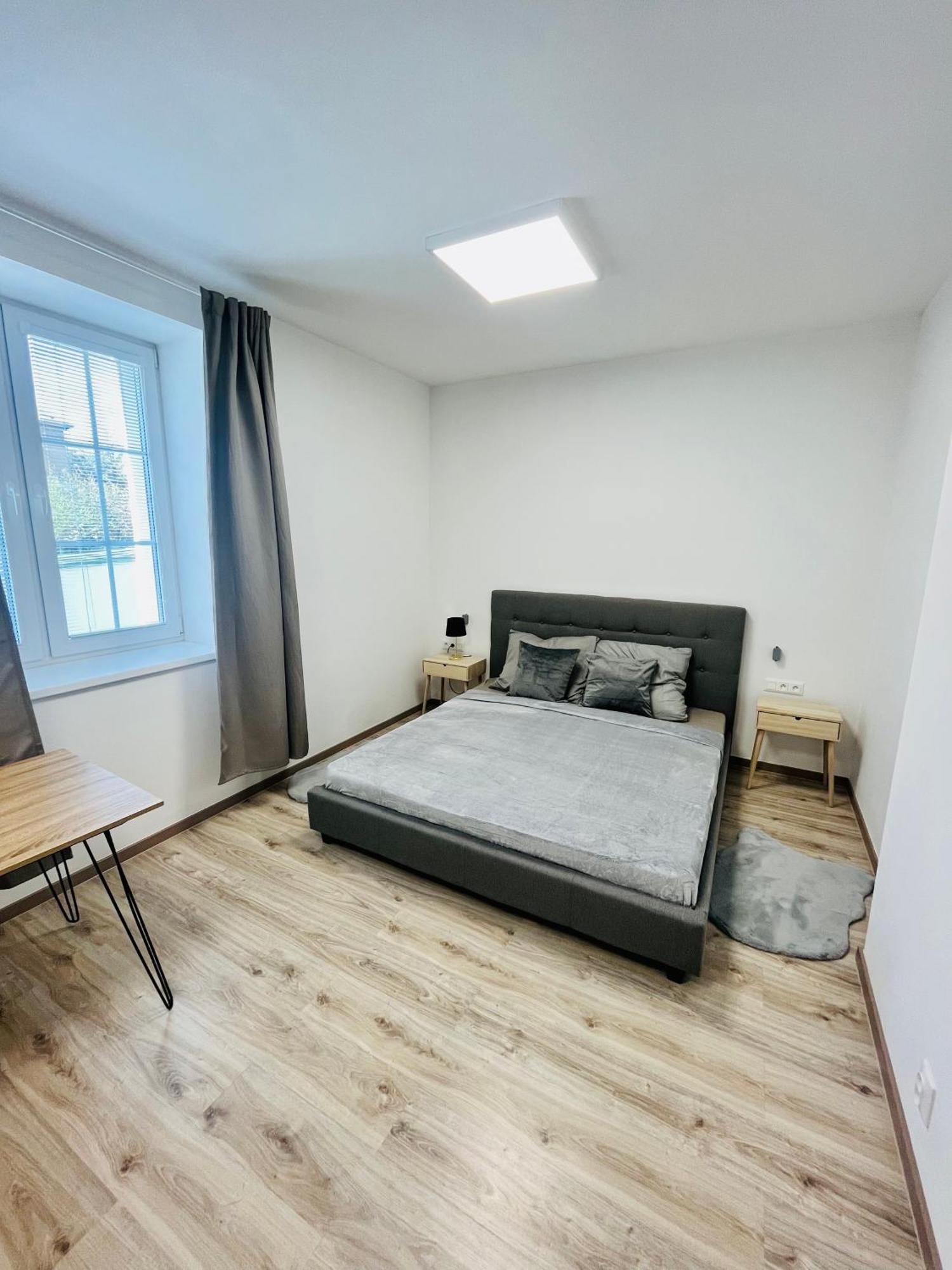 Apartment Riviera Centrum, Private Parking And Smart Check In Banska Bystrica Ngoại thất bức ảnh