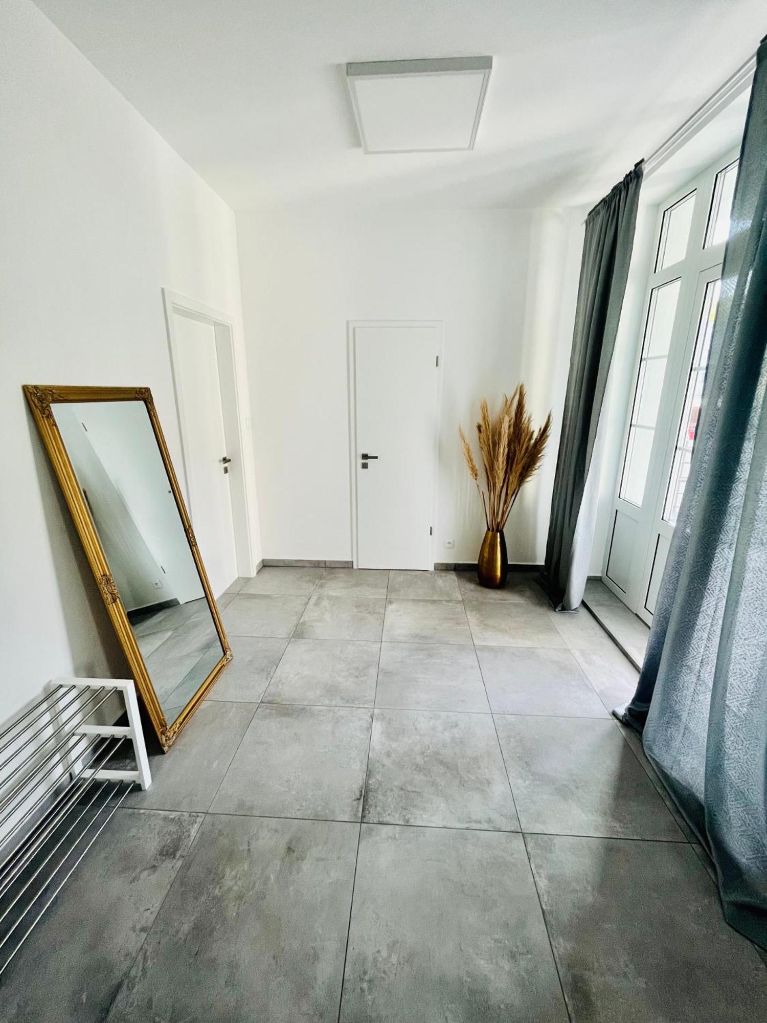 Apartment Riviera Centrum, Private Parking And Smart Check In Banska Bystrica Ngoại thất bức ảnh