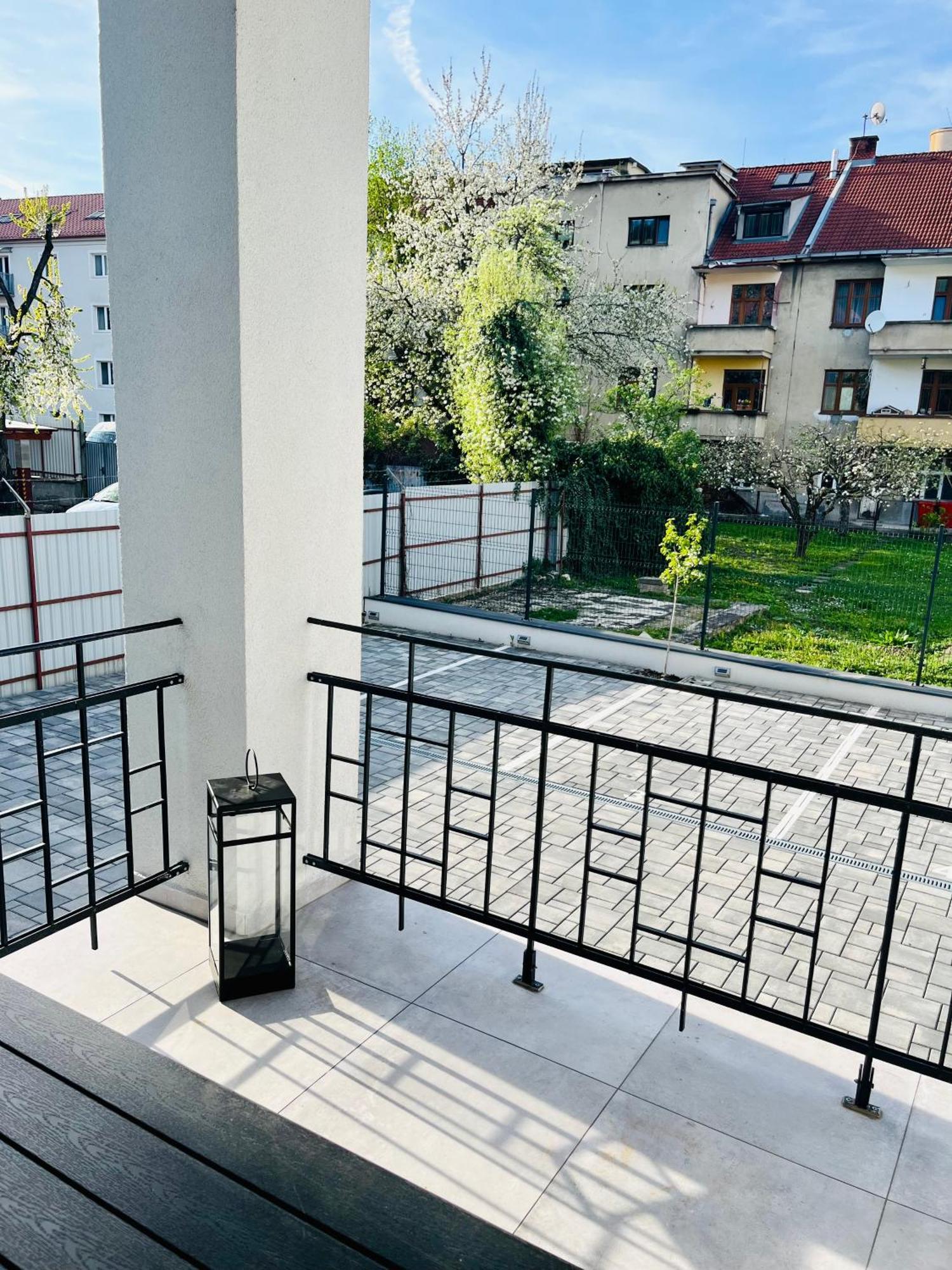 Apartment Riviera Centrum, Private Parking And Smart Check In Banska Bystrica Ngoại thất bức ảnh