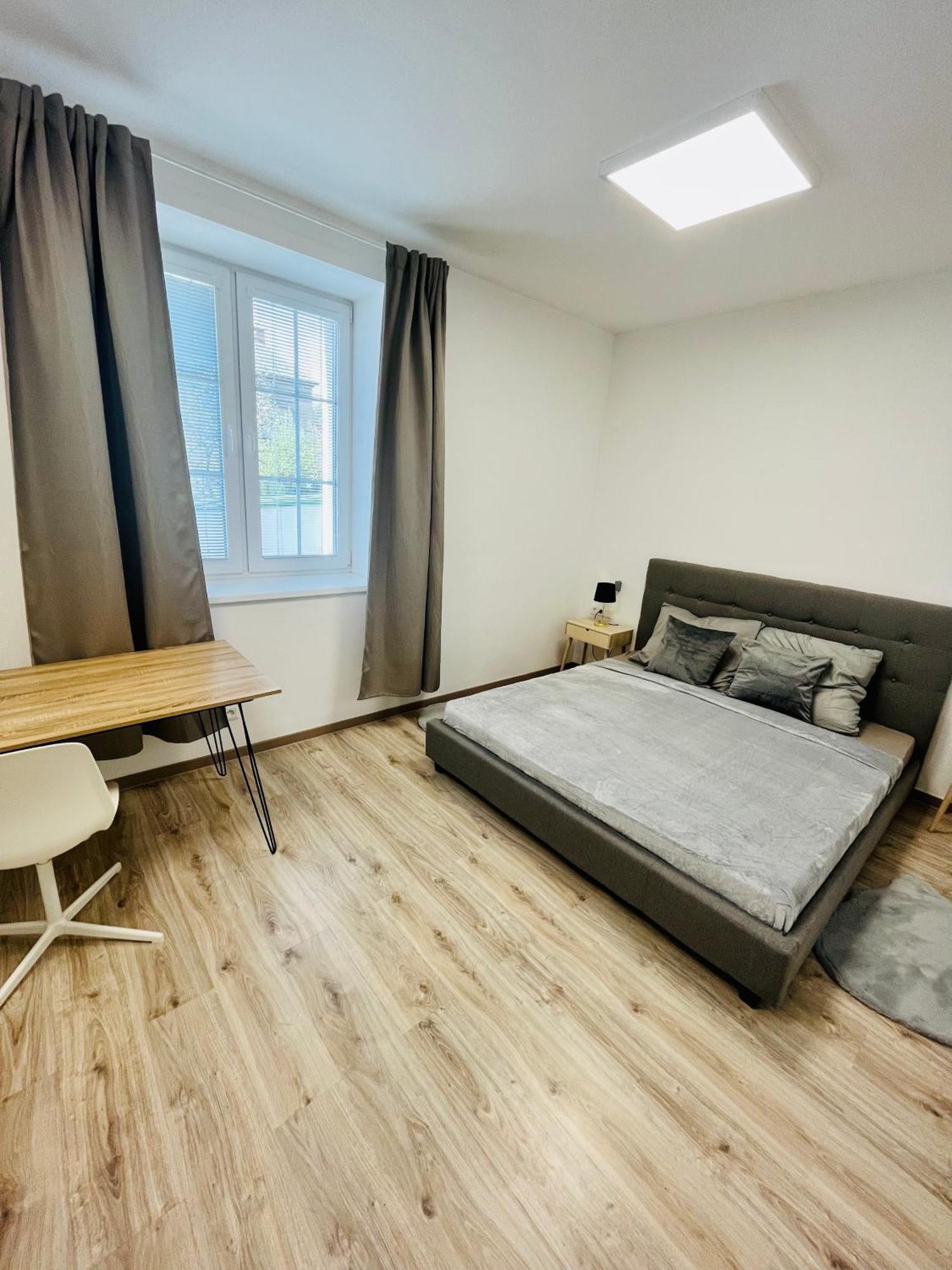 Apartment Riviera Centrum, Private Parking And Smart Check In Banska Bystrica Ngoại thất bức ảnh